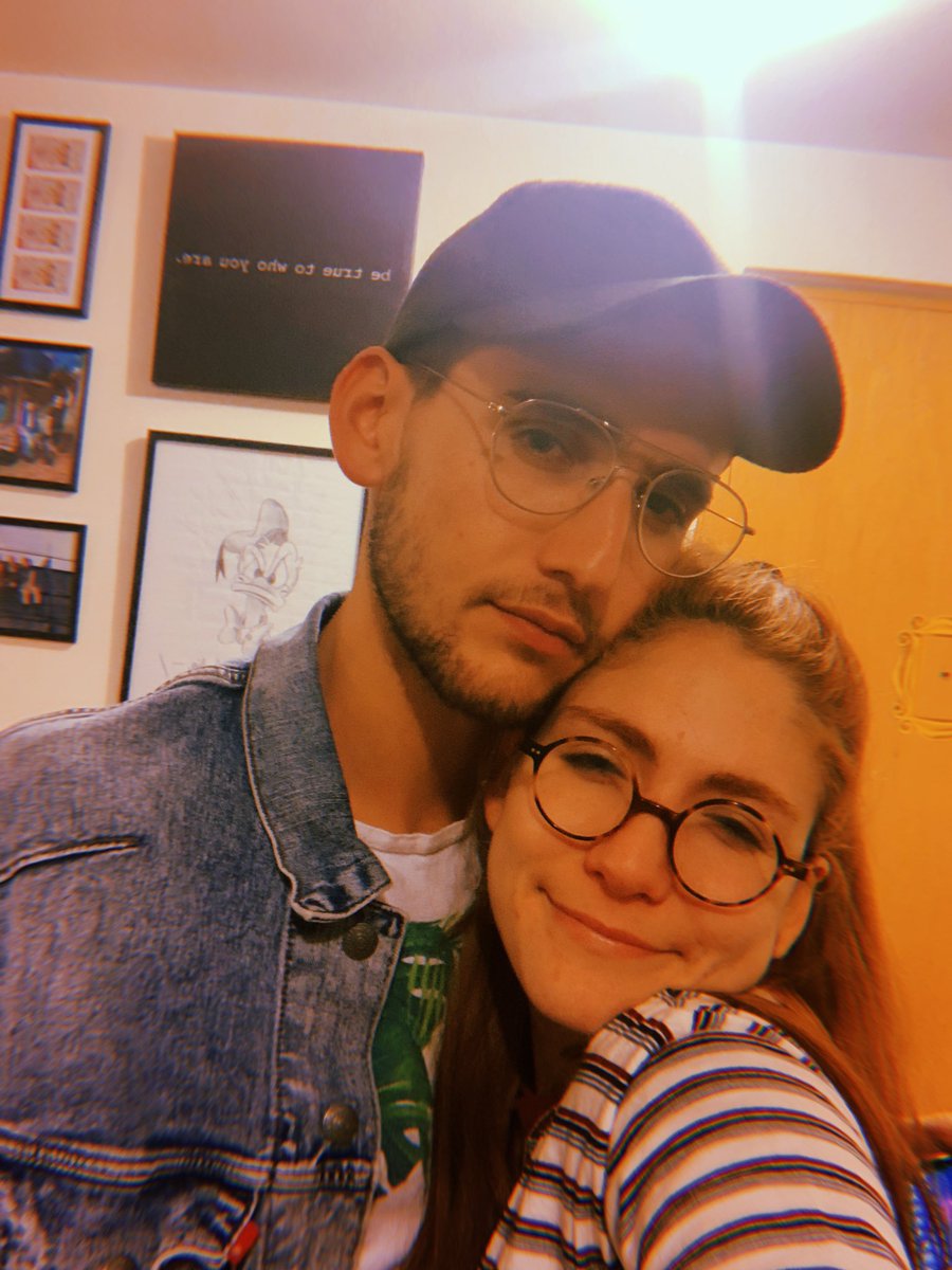 pablocampos98's tweet photo. Esta fue la última vez que vi a mi hermana antes de partir ✈️. La amo ♥️. https://t.co/YtuaFNfiE2