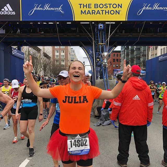 jemitchelmore's tweet photo. Today was a journey fit to end the journey. 💙💛 Not what I expected from this race, but I’m so thankful to have had the experience. Also to all who messaged in support and congratulations 😘 I cannot believe I actually ran 26.2 marathons by age 26.2!!!
#bostonmarathon #boston2… https://t.co/g9bhrenSRv