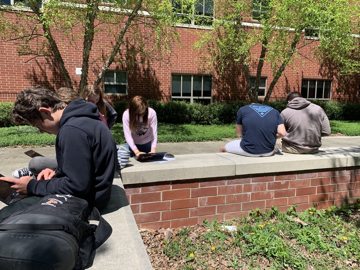 nadiahassann's tweet photo. By student request, we spent some time outside today on a beautiful day. Not sure when my eyes will stop burning from the pollen, but at least the weather was nice #springinvirginia #yellowfog @PowhatanHS https://t.co/FKBxdqkcvp