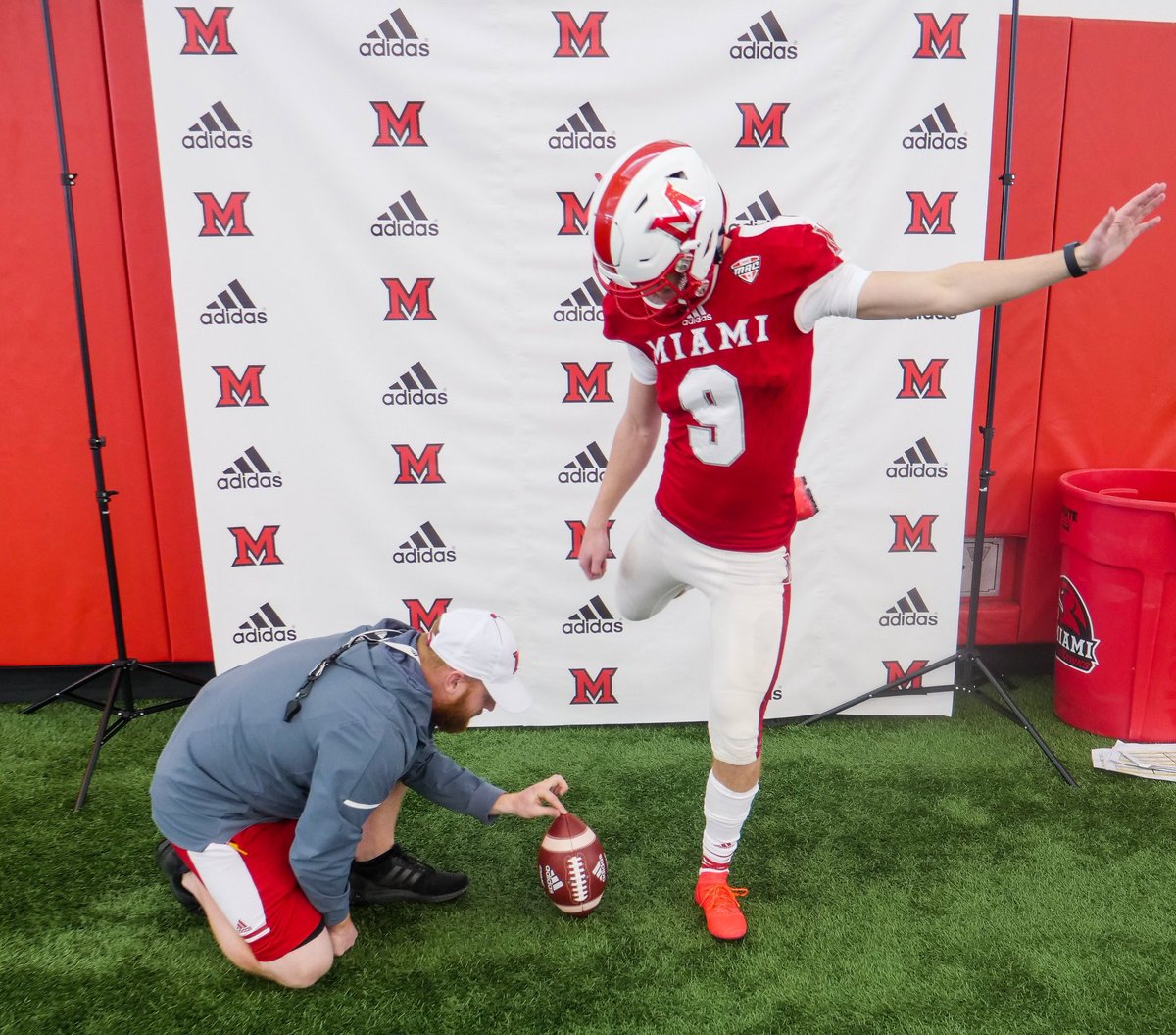 dominicdzioban's tweet photo. COMMITTED! #LoveAndHonor #RedHawks20 #ComeFlyWithUs Thank you @Martin_Miami_HC @CoachDShearer @trey_neyer @CoachKoehler @MiamiOHFootball ! https://t.co/dmh3KHRyxO
