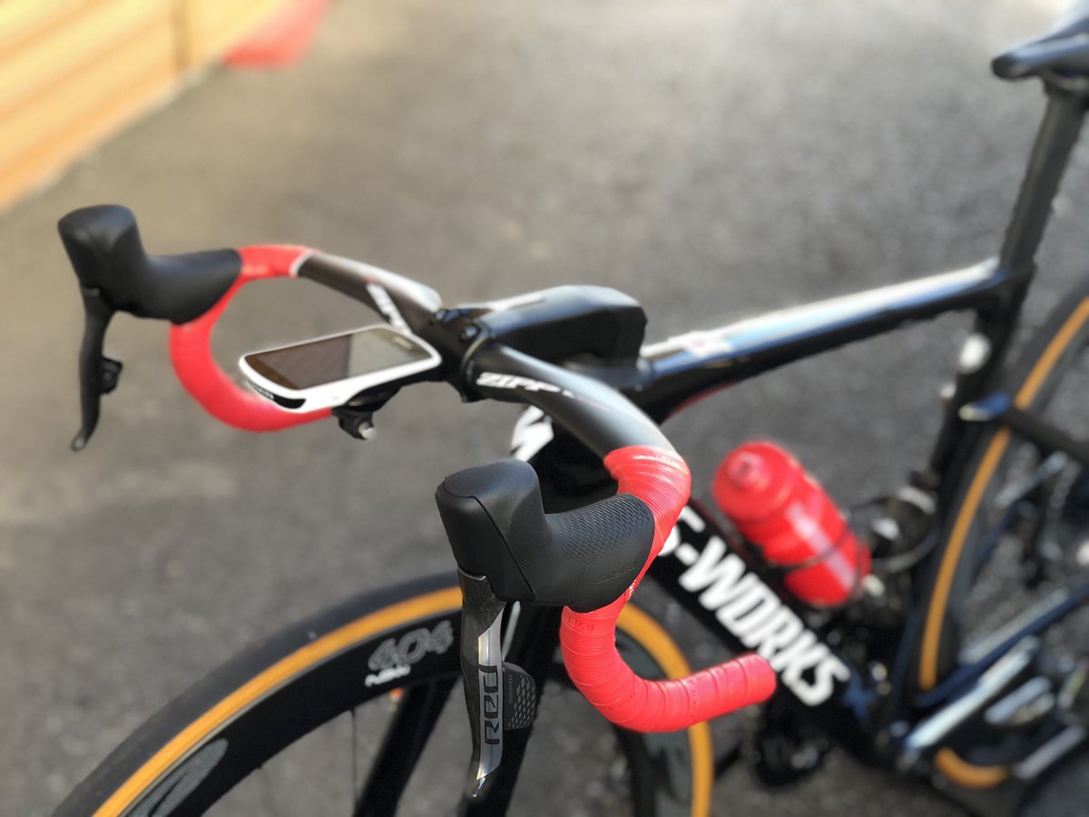 BiciclettaShido's tweet photo. SRAM RED eTap AXS & ZIPPコンポーネントのデモ車的なVENGEが出来上がりました。天気の良い日中でしたらご試乗もできますよ。
#sram #red #etap #etapaxs #12speed #zippwheels #zippcomponents #specialized #venge https://t.co/bNfQ7TGDNX