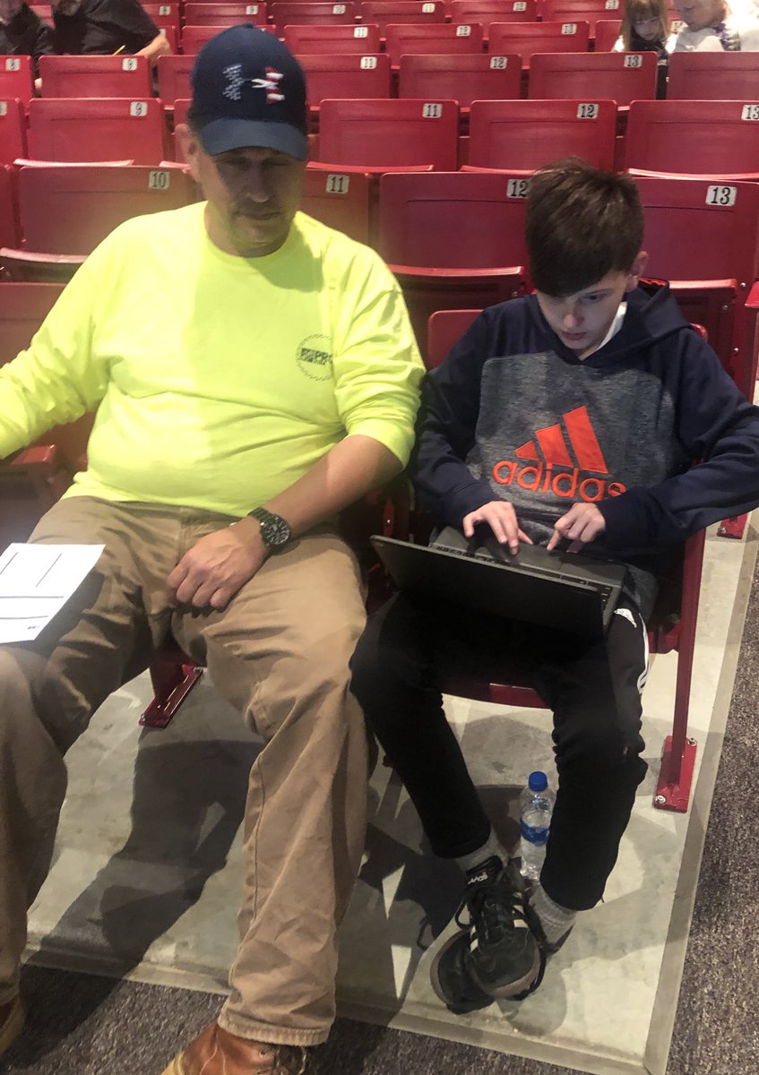 jennigreenebean's tweet photo. Family Coding Night #oneteamonegrandview #hickoryschools #familycodingnight https://t.co/zDlLItCnSY