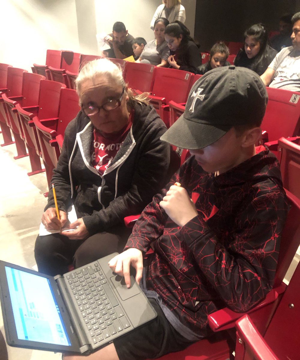 jennigreenebean's tweet photo. Family Coding Night #oneteamonegrandview #hickoryschools #familycodingnight https://t.co/zDlLItCnSY