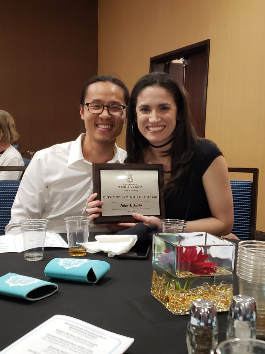 BBookstaver_USC's tweet photo. Congrats to ID colleague & friend @julie_justo on 2018-19 @UofSCPharm mentor of year award! Very deserving! #PharmSC https://t.co/msLPVJqkZg