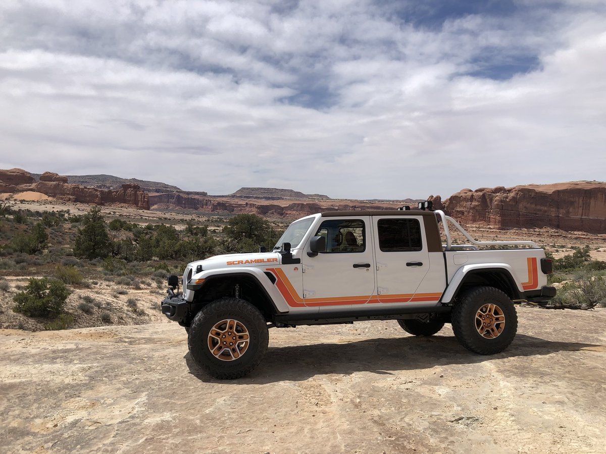 JPFreek's tweet image. Got to play with the Jeep concepts today, which is your favorite? #EJS2019 #jpfreek