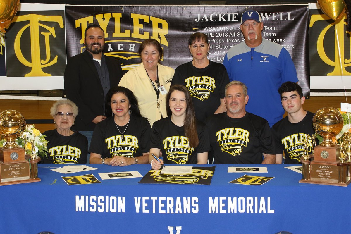 jackiehowell33's tweet image. Grateful to announce I have signed to further my academic and athletic career at Tyler Junior College. Thank you to everyone who came out to support! 💛🖤 #apachestrong