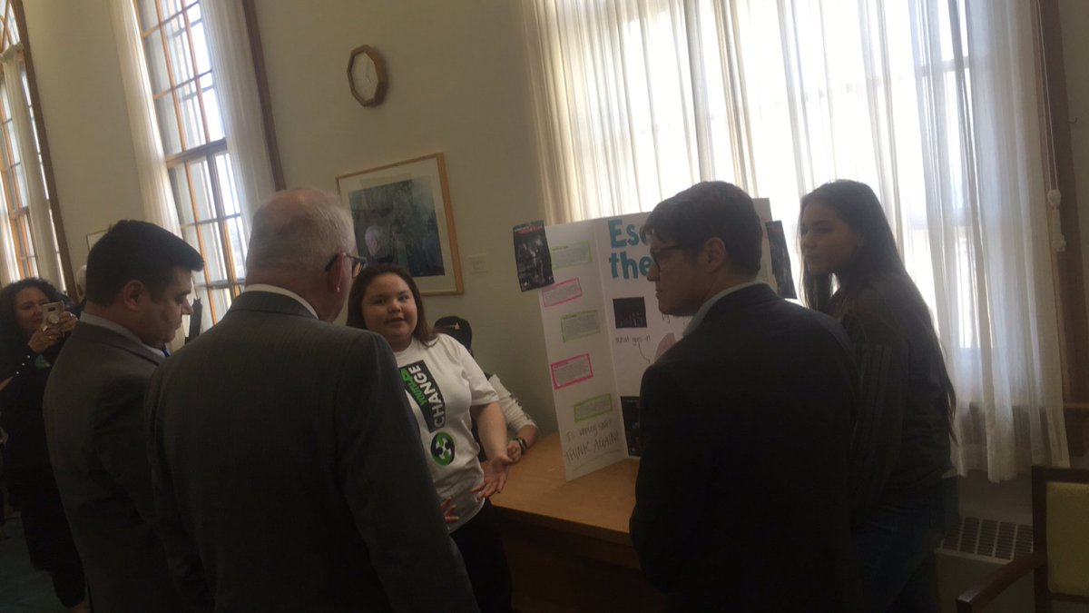 payepot89's tweet photo. Our students got asked to prepare a presentation on vaping to present to MLAs at the legislature today. Thanks to Lisa &amp; Cory for organizing this amazing opportunity for our students! #youthforchange https://t.co/DzoVopnHXU