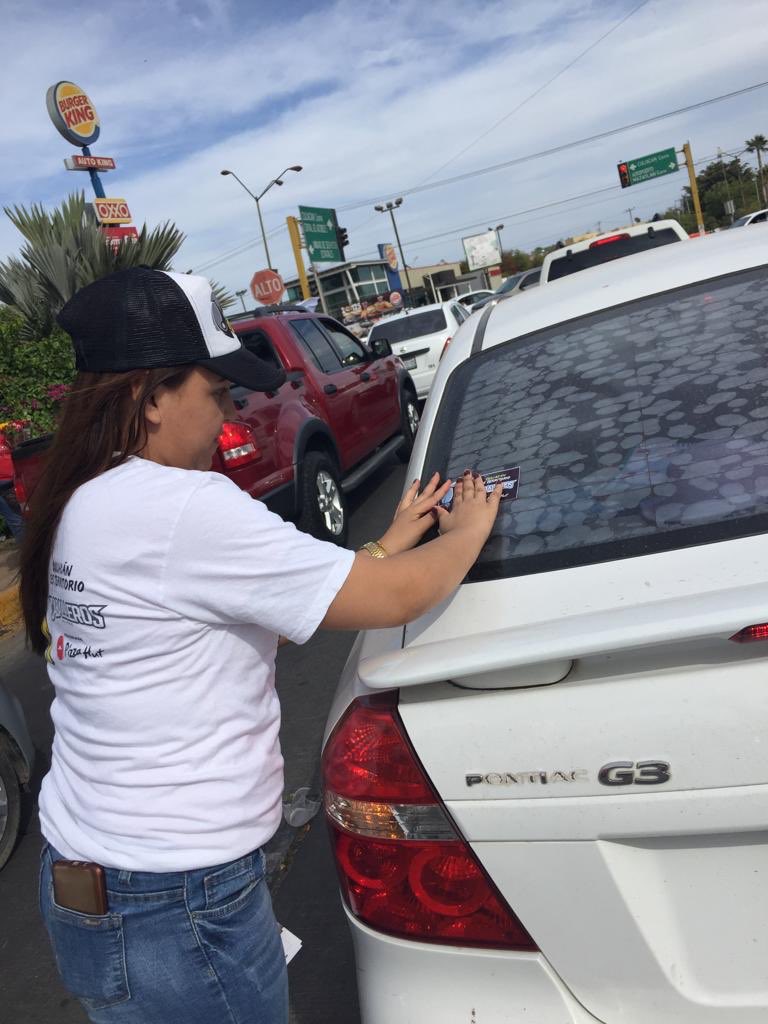 caballeroscln's tweet photo. ¡ESTÉN PENDIENTES! 🏀🛡⚔️🔥🍕

Sigue al #TeamPromotion de @PizzaHut_Mexico y llévate muchas sorpresas...

@CIBACOPAdp 
#JaladosCuliacán #VivaElBasket https://t.co/dMILwl0D77