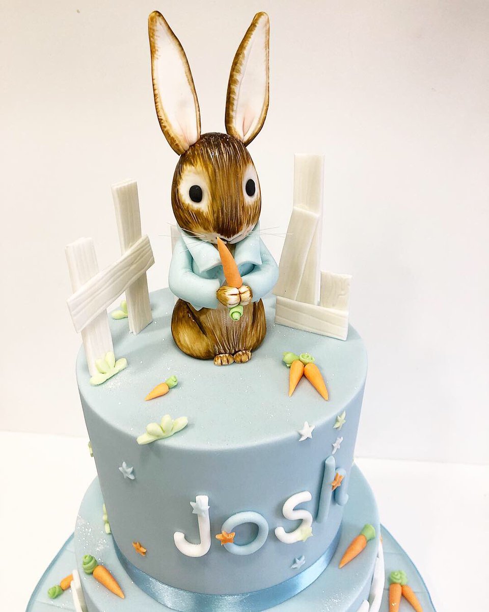 cakedaysaweek's tweet photo. Peter Rabbit cuteness all day every day π°π₯
#cake #cakedaysaweek #cakecreation #baking #foodie #cakedaysaweekfavourites #cakedesigner #glasgowcakes #luxury #peterrabbit #peterrabbitcake #peterrabbitparty #event #boy @peterrabbitnews @BeatrixPotter https://t.co/S7uzMsxtWi