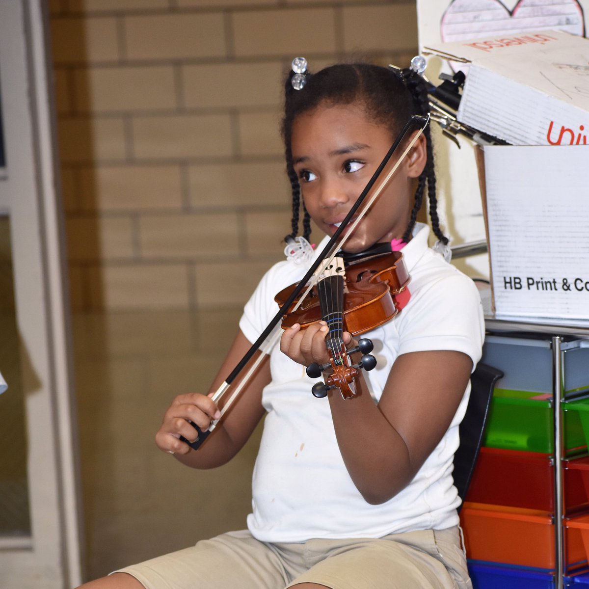 hpkcmo's tweet photo. We’re exactly one month away from our spring recital at Garfield Elementary School and we can’t wait to showcase all that these students have mastered this semester!
#northeastkc #harmonyprojectkc #violin #music #musiceducation #communitymusic https://t.co/I8kq0SWmRD