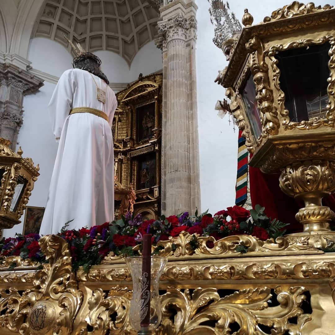 PAMFLORISTERIA's tweet photo. Hermandad Jesús Cautivo, Cazalla de la Sierra #FloristeriaPabloMartinez https://t.co/OlC0A7xVLp