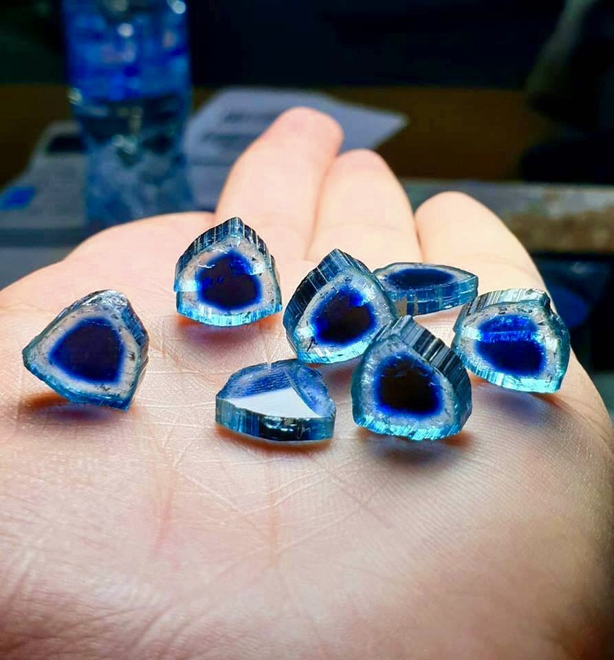 beadingdreams's tweet photo. Blue Tourmaline or Indicolite is a crystal of spirit and peace. Indicolite helps one to reach deep meditation and can bring past hurts to the surface for healing.
.
.
.
.
.
#mineralmonday #metaphysical #gemstones #handmadedallas #diybling #beadingdreamsdallas #beadyourdreams https://t.co/tt7KYFET6d