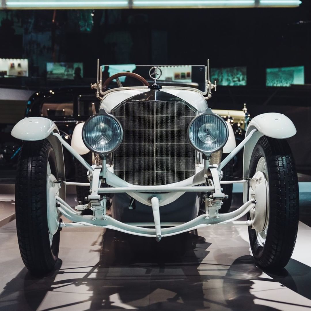 Wood and steel anno 1923: The Mercedes 10/40 HP was the world´s first standard-production passenger car with supercharged engine. 

#MBclassic #MBmuseum #MercedesBenz #mercedesbenzclassic #ClassicCar

📸 via @MB_Museum