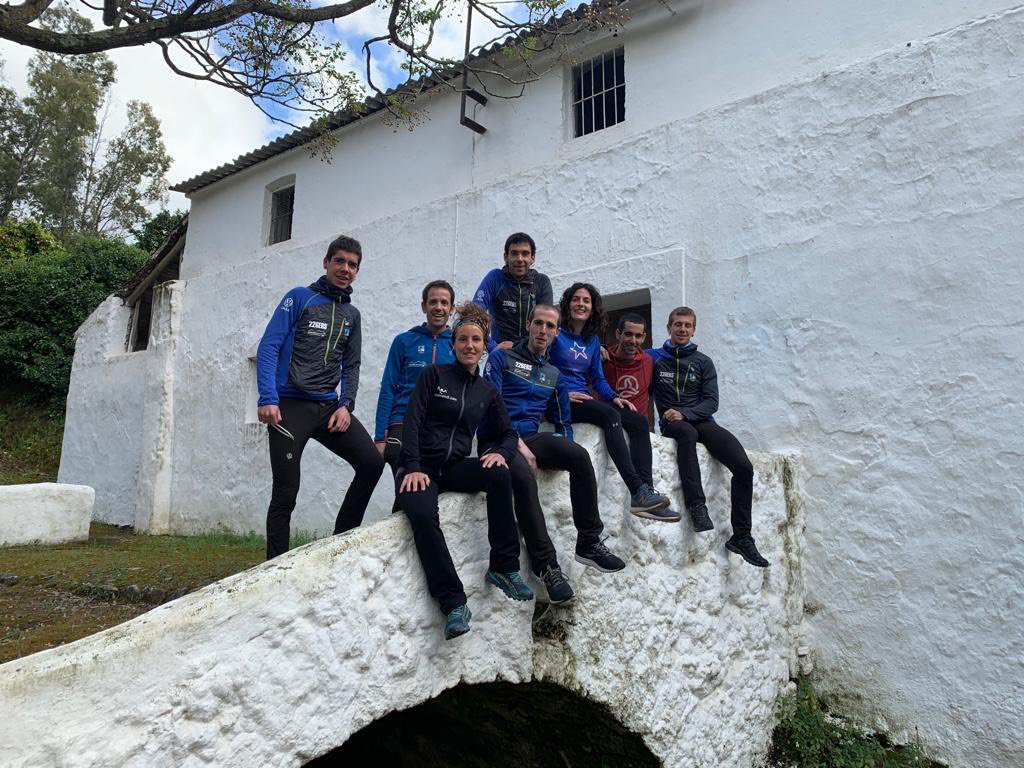 En marzo arrancó la Copa de España de carreras de montaña y tras dos pruebas la Selección Vasca, patrocinada por #Ternua, ha conseguido unos resultados estupendos. Maite Etxezarreta lidera la clasificación junto con la catalana Mireia Pons. ¡Enhorabuena! 👏