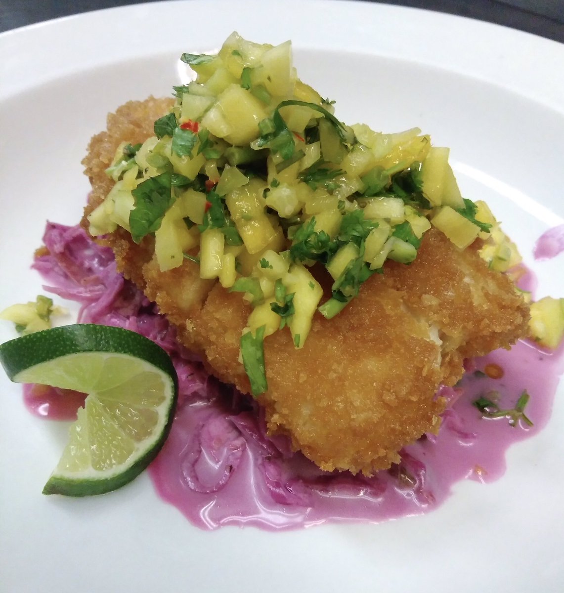 HeartlandCafe's tweet photo. Did you know giving a basket of mangos is a gesture of friendship? Heartland’s Greatest Hits- Mango Cod. https://t.co/TnDZsUhLNu
