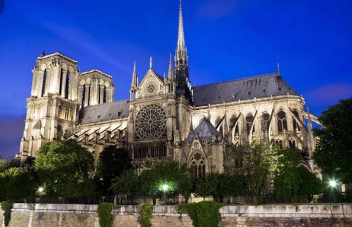 Prions pour que demain matin l’œuvre de tant de génies, une part de Notre France ne soit pas totalement aneantie par les flammes... tristesse, sidération et tant d’émotions... #audeladesreligions