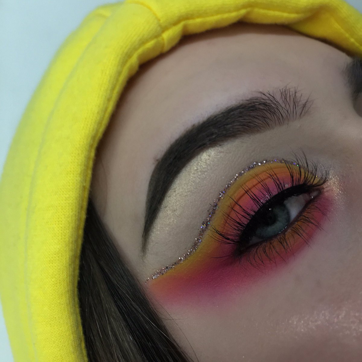byebyebye876's tweet photo. @iLashedLashes lashes in the girl next door
@bhcosmetics take me back to brazil palette
@NyxCosmetics glitter eyeliner in quartzi 03 https://t.co/SAfXUv6c6z