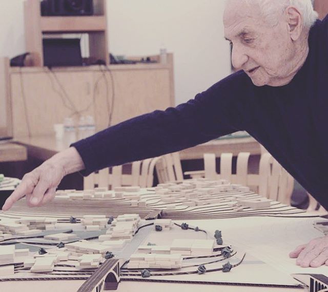 NatlAcademy's tweet image. In the film &quot; @frankgehry, NA: Building Justice,&quot; the famed #architect and his team work with students from @YaleArch + @sciarc on new approaches to #prisondesign. At 90, #FrankGehry is still building his legacy. 👌🏼♥️ Read more at @nadnowjournal 👉🏼 … bit.ly/2UDrvof