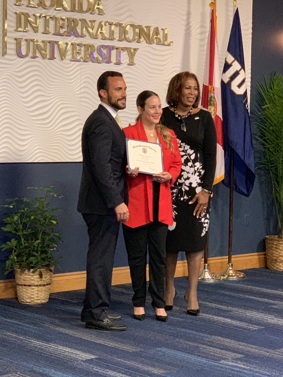 OllerFiu's tweet photo. LEAP graduate!!! #leader #FIU @GFFNHELP https://t.co/BNJ2HCq2Ut