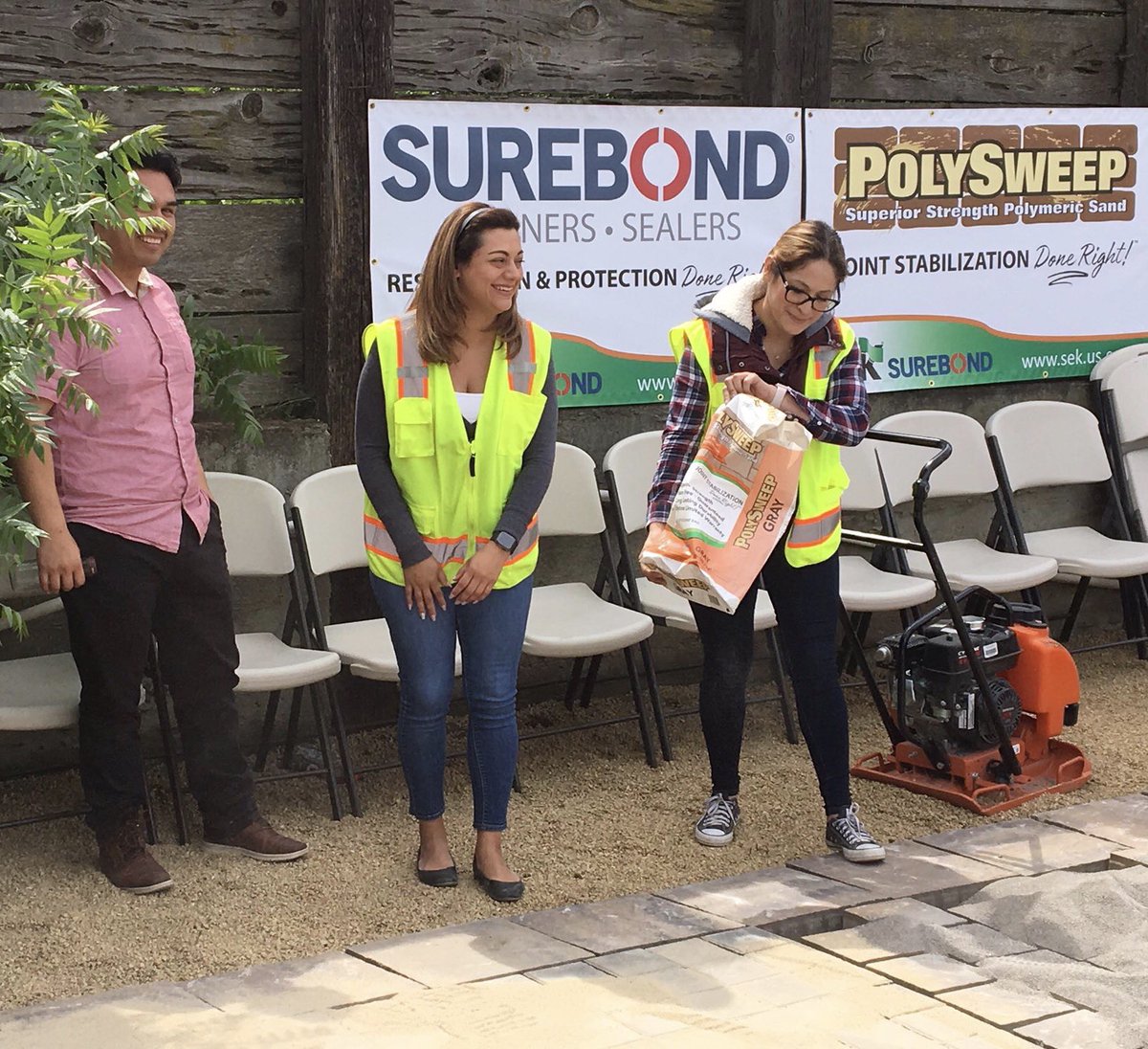 seksurebond's tweet image. We met some great folks at Evergreen Supply in San Jose last week. Our west coast rep, Phil Ouellette, conducted a training class on PolySweep and Surebond.  Look at those smiles - it truly was a successful class!
#hardscapesdoneright #contractortraining #hardscapes #paver