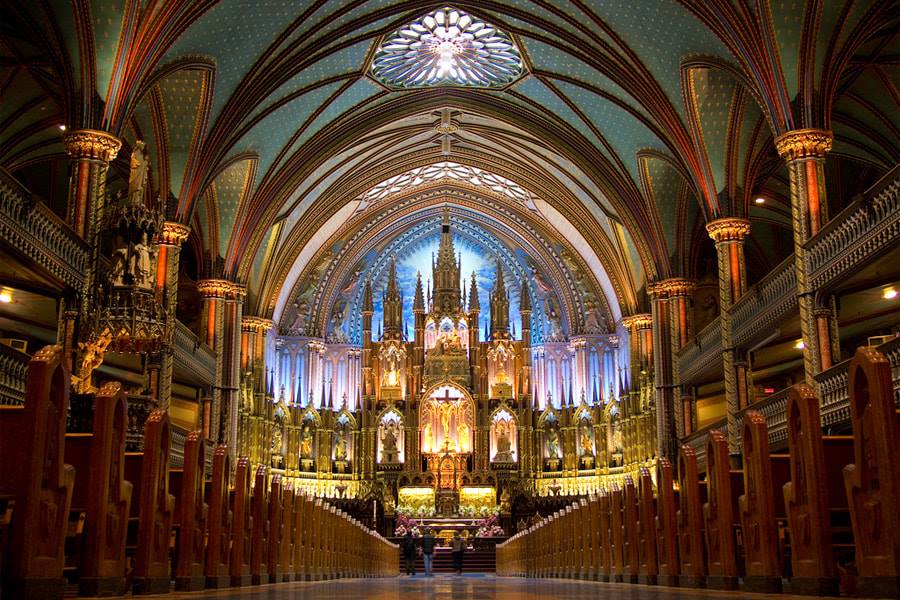 ImagenRetro's tweet photo. Tanta historia y arte perdido. #NotreDame https://t.co/hujILbczLa