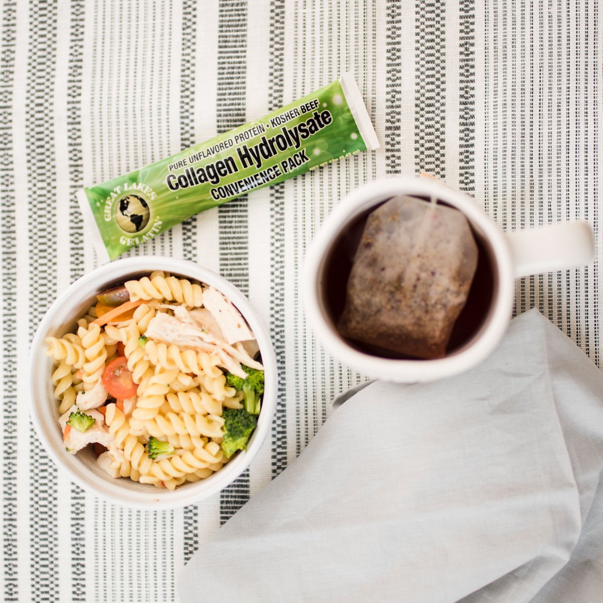 amandaseghetti's tweet photo. Pasta salad and strawberry herbal tea with @greatlakesgel is my favorite! #TwoScoops for that protein boost. #LifewithGLG #sweatpink #sweatpinkpartner #ad https://t.co/9pE3S6pjOB