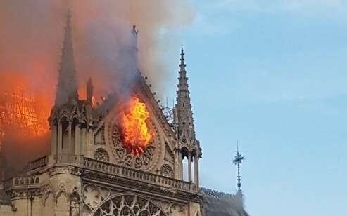 timorahilly's tweet photo. With the world in turmoil we need the calming beauty of our art, culture  and our powerful historic architecture. For this reason the loss of the beautiful Notre Dame just now strikes us to our very souls, horribly so for the French and for people of faith. https://t.co/SmGuu5cUgW