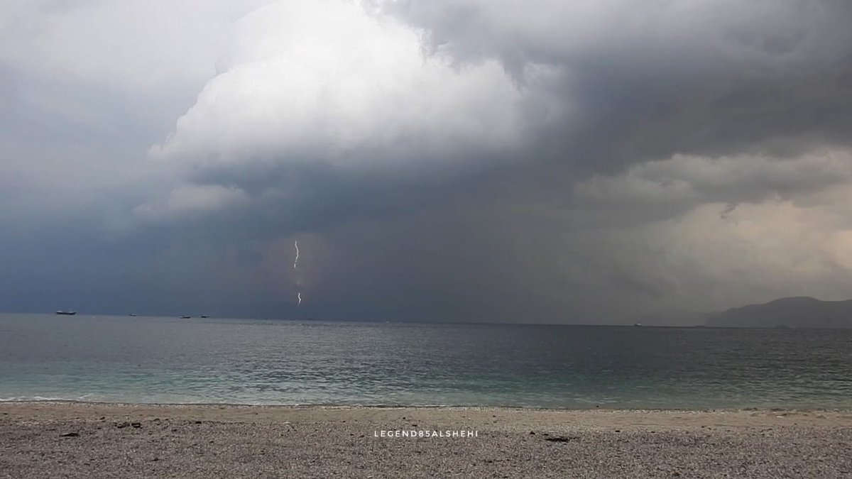 #صواعق #بحر_خصب
#شاطى_بصه
14/42019
#بعدسة سليمام الشحي