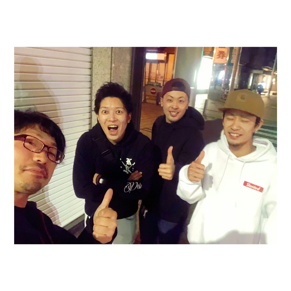 nick_thePBS's tweet photo. プロのテクニックを地元の先輩という立場を利用してこれからもどんどんパクっていくぜ。
高梨君結婚おめでとう‼️‼️
#smallmouthbass
#桧原湖
#高梨ガイドサービス
#fukushima
#koriyama
#aizu
#legitdesign
#レジットデザイン
#varivas
#flashunion
#thefrontofangler
#毎日磨く釣り竿とスキル https://t.co/GlmHJaV5XL