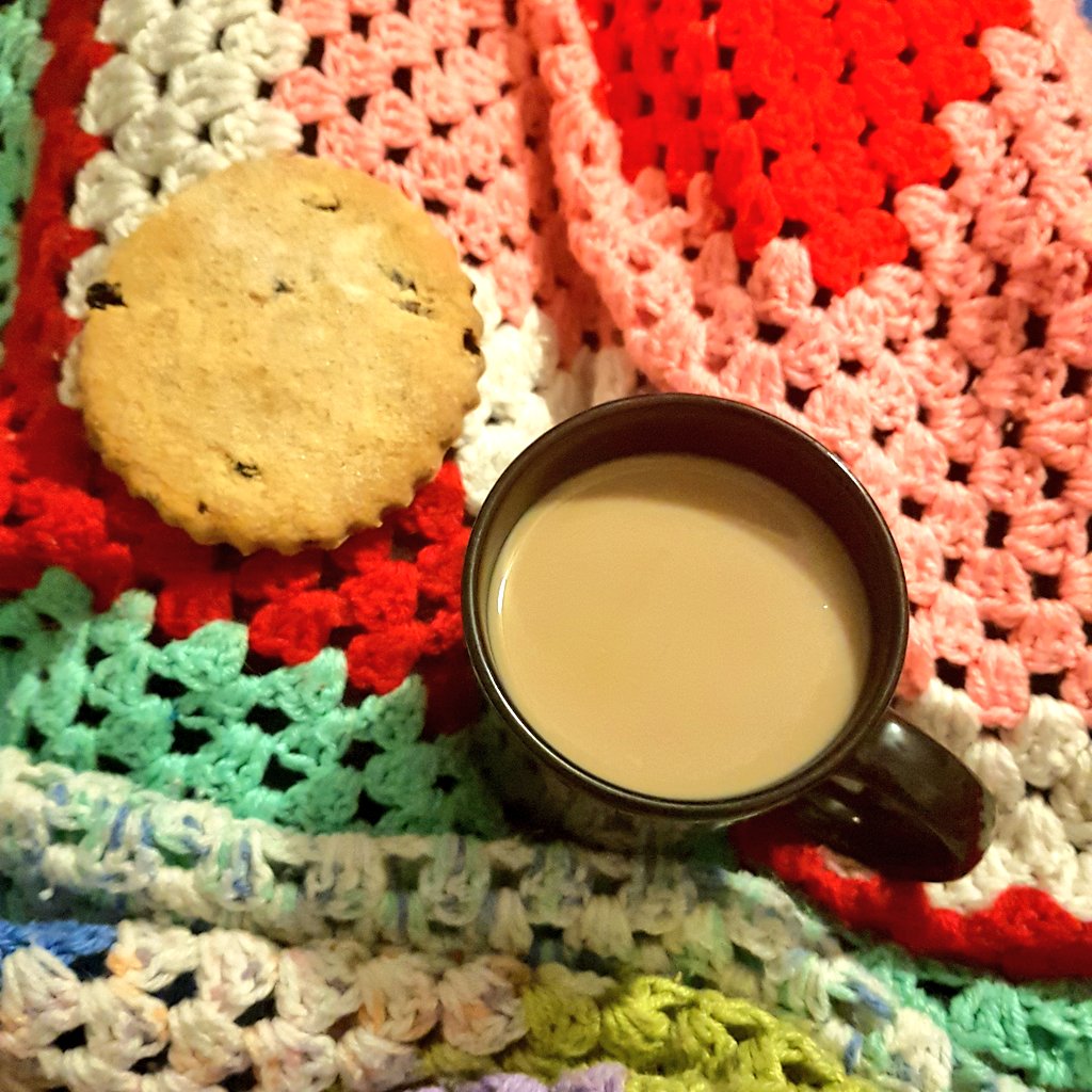 @clipperteas #MakeEveryCuppaCount tea and a big cookie.