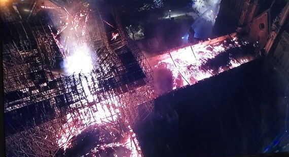 Notre-Dame: the ceiling has fallen.