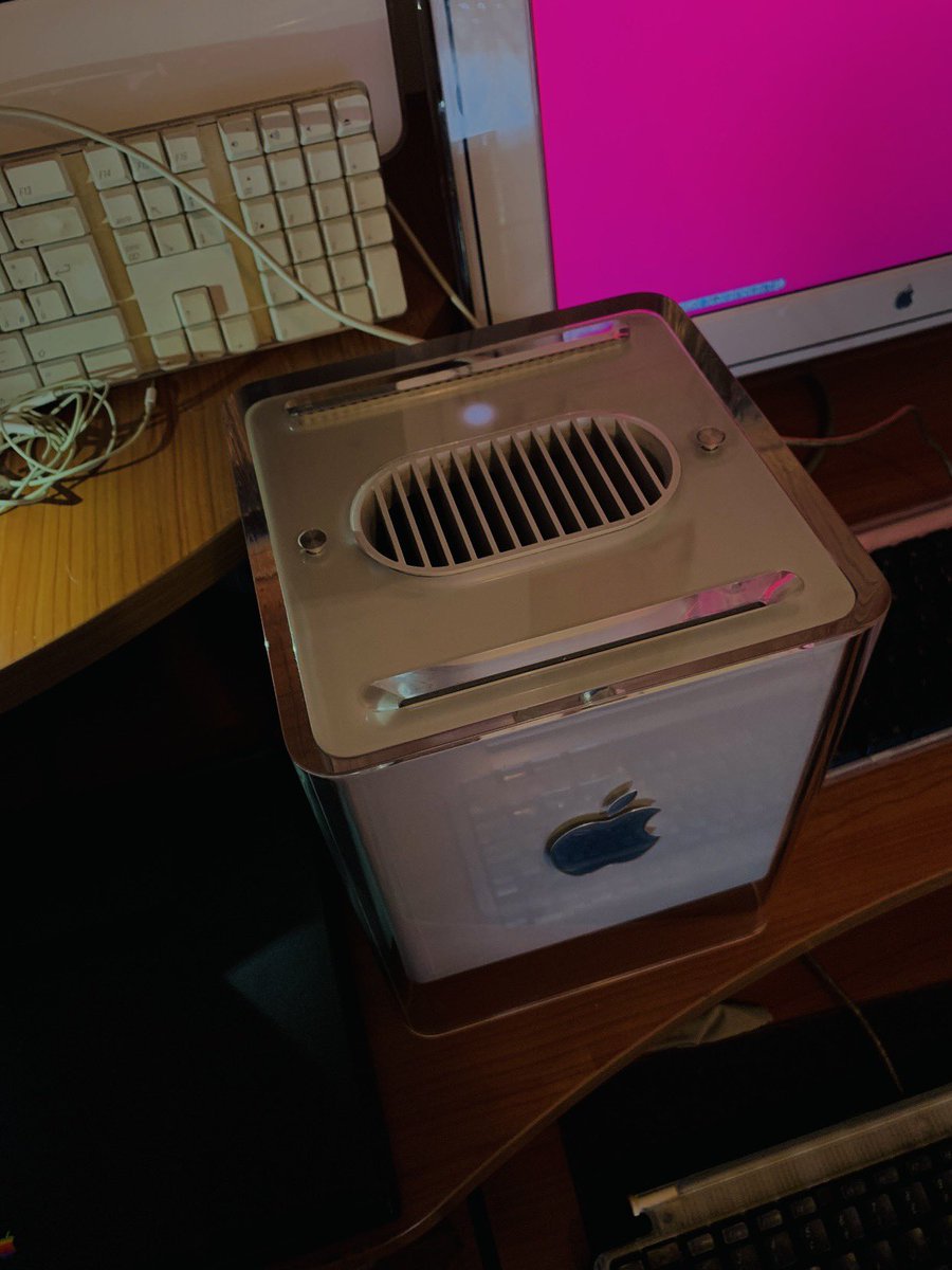 Ric_iDex_1996's tweet photo. #PowerMacG4Cube cleaned, it shines ! #Power_Mac_G4_Cube pulito, splende ! 

More photos here https://t.co/VOTAWqSBOo

#G4Cube #Macintosh #Apple #PowerMacG4 #PowerMac #PowerMacintosh #Power_Macintosh #PowerPCG4 #Apple_Power_PC #SteveJobs #MacCube #MacG4Cube @Apple @PowerMacCenter https://t.co/xFyw5MgEHa