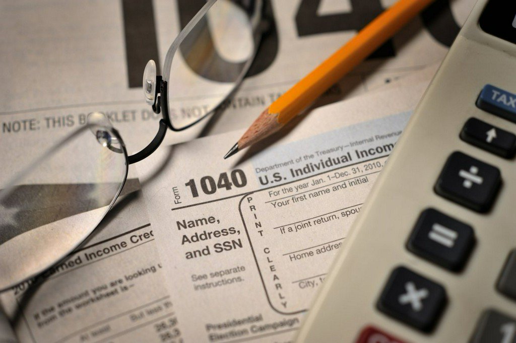FOX40's tweet photo. If You Haven’t Filed Your Taxes Yet, Here Are Some Last-Minute Tips https://t.co/5KnFJqp065 https://t.co/9q9crol5l9