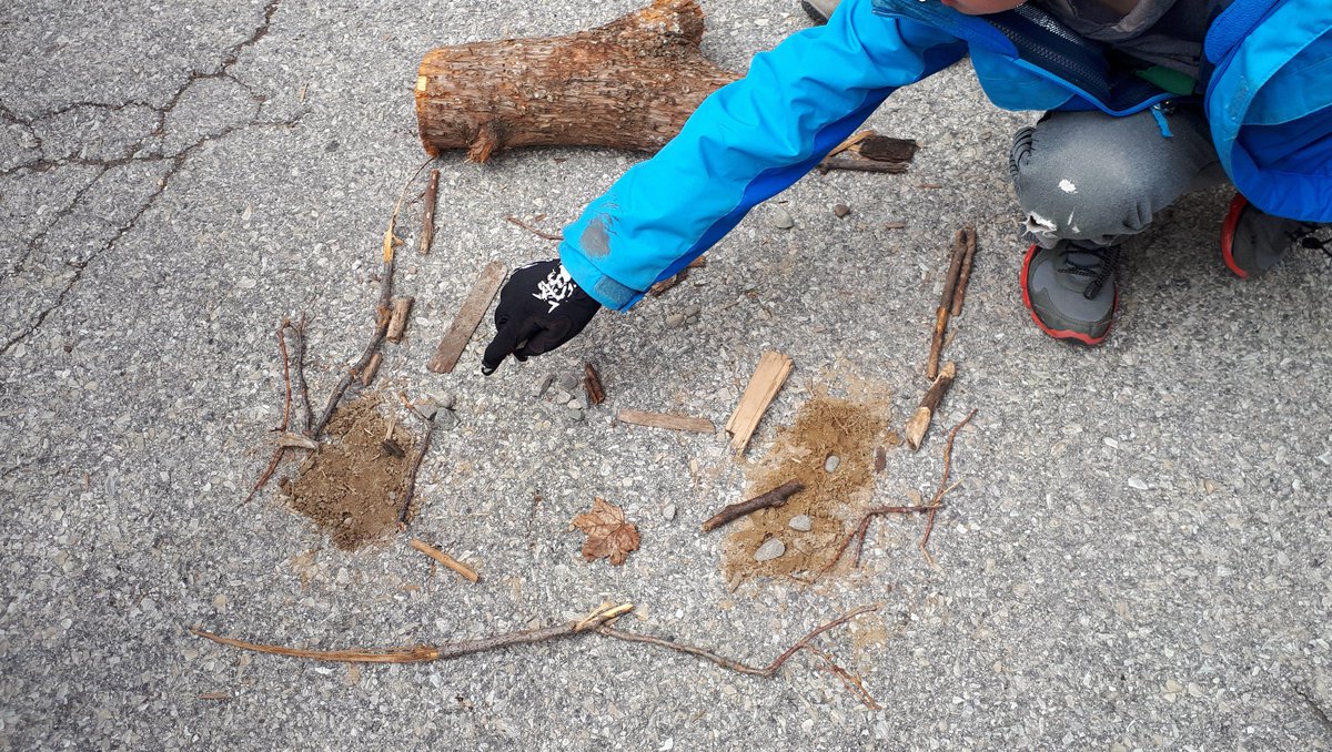 seedlingstories's tweet photo. Garden Nature Maps with Ms Danso's class. Great #teamwork! (We also planted lettuce and pea #seeds in the #schoolgarden.) @TDSB_Withrow @WithrowHandS #gardenmapping #gardeningwithkids #maps #mapping #GardenEducation #OntF2S #STEM #OutdoorEd #getoutside #OutdoorClassroom https://t.co/eW3QYnxRnu