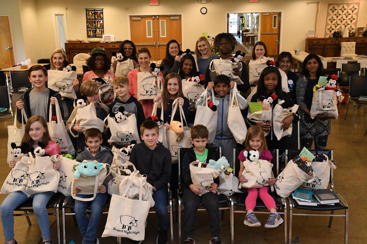 LittleHelpers9's tweet photo. #LittleHelpers #kindkinds #kindness #dogooders #share #give #kind #serve #lead #love #community #Memphis #ProjectNightNight #comfortkits https://t.co/ljJd34d3IS