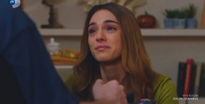 - Ben, çirkin miyim? 
-Hayır, sen ÇOK güzelsin... #CemNed