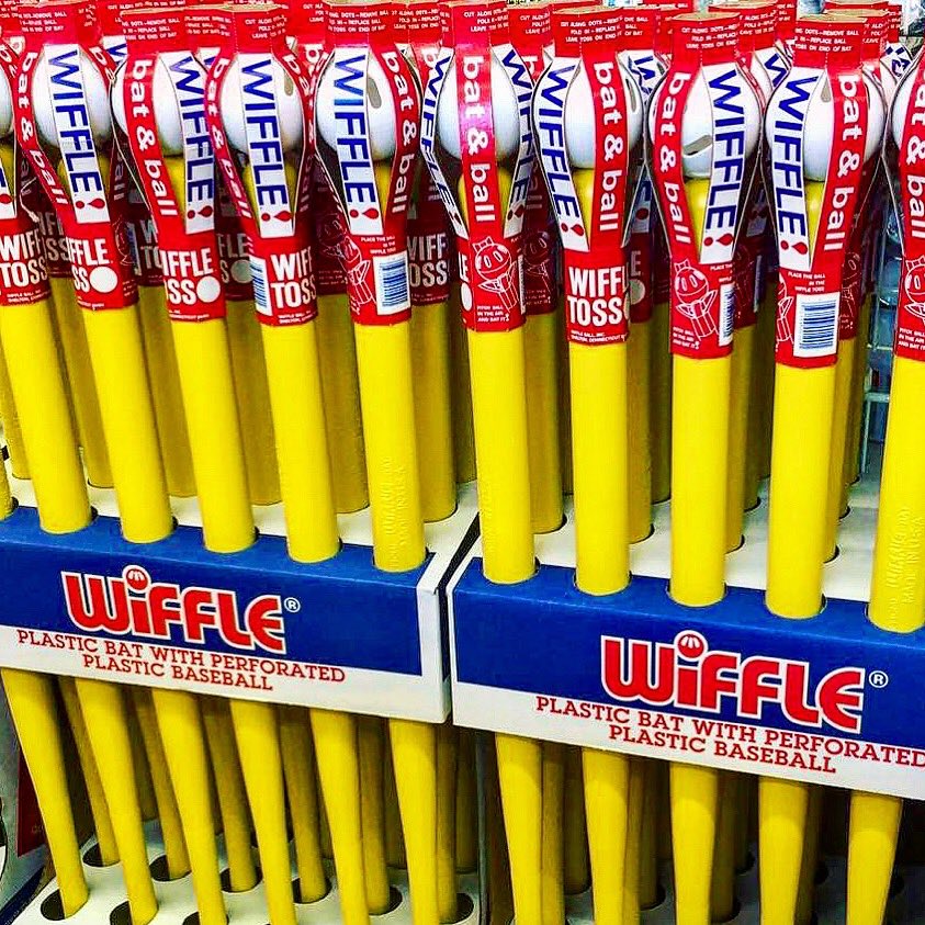 WIFFLEballinc's tweet photo. Spring has Sprung...WIFFLE® Ball! 
#Wiffle #Wiffleball #Wiffleballinc
#backyard #party #fun #beach #throw #pitch #curve #hit #bat #yellowbat #baseball #spring #outdoor #games #toy #mom #dad #family #friends #wedding #socialsports #fitness #play #ball #sports #health #vacation https://t.co/oD2CWXBA7V