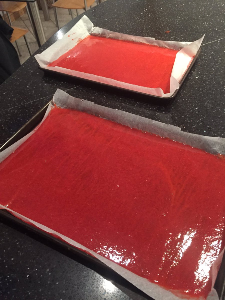 bakedbyeileen's tweet photo. When you pal from ⁦@angelcoffee⁩ drops off surplus strawberries, time to experiment  &amp; make fruit leather #overnightbaking 🤞🍓🤞🍓 https://t.co/opAajF3tru