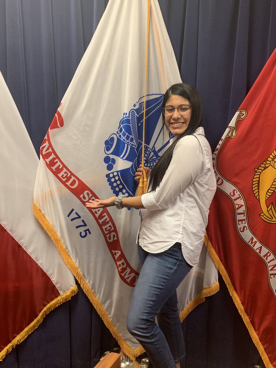 mesquitegoarmy's tweet photo. Want to take the time and congratulate PV2 Luna, Elizabeth. She stepped up today and enlisted as a 19D (Cavalry Scout).  She is currently a Senior at @HornJags. @mesquitegoarmy, #armystrong https://t.co/l5ooCxRKv8