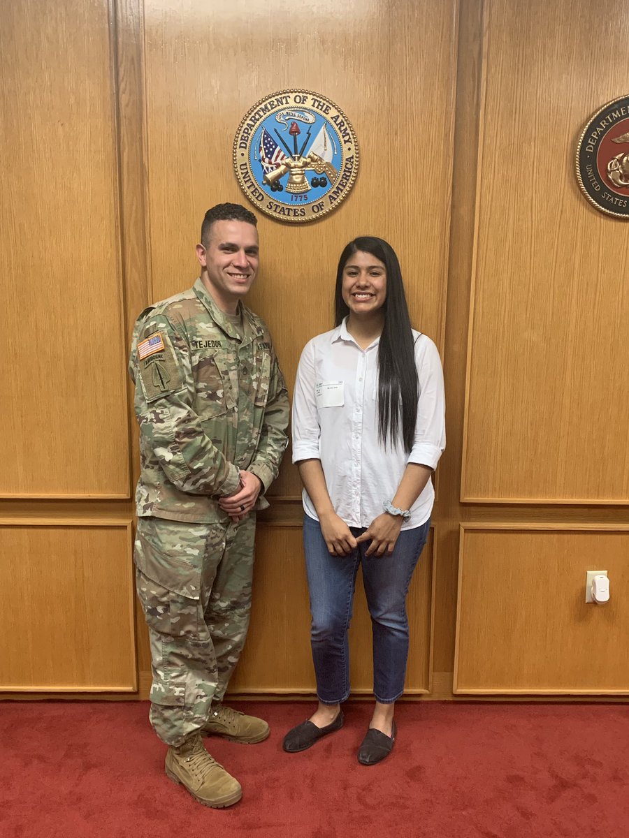 mesquitegoarmy's tweet photo. Want to take the time and congratulate PV2 Luna, Elizabeth. She stepped up today and enlisted as a 19D (Cavalry Scout).  She is currently a Senior at @HornJags. @mesquitegoarmy, #armystrong https://t.co/l5ooCxRKv8