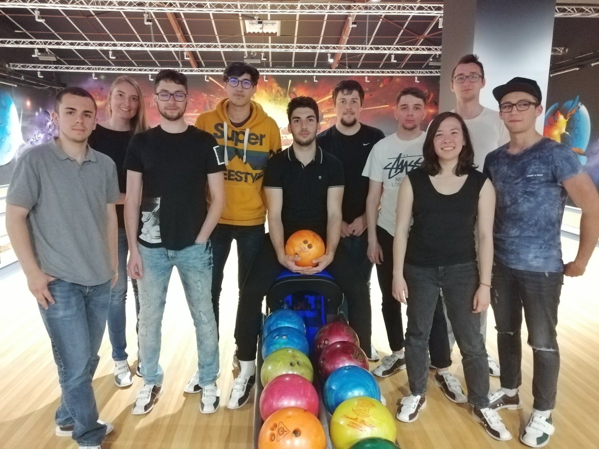MarionPoesy's tweet photo. Ce soir c'est bowling avec @JMCNice après notre conseil d'administration ! 🎳😊 https://t.co/juxfjSJ3vu