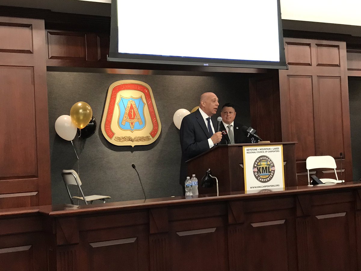 EASCarpenters's tweet photo. #KMLCarpenters EST Bill Sproule and  @UBCJA_Official General Vice President Frank Spencer in #Philly #StopTaxFraud #SpeakUpTakeAction https://t.co/iIs5Q1XuJF