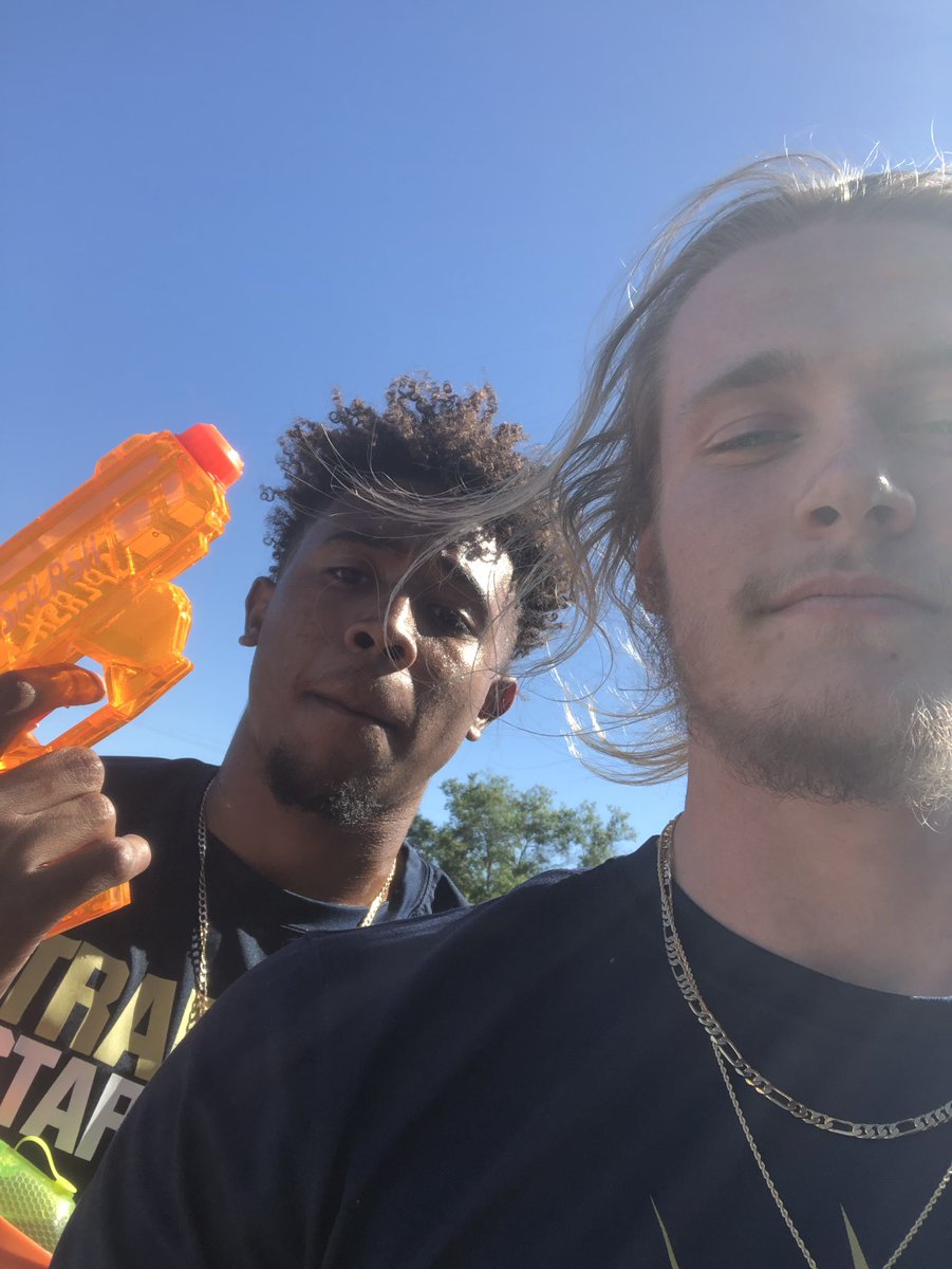 BillingKevin's tweet photo. Team geeked killed Carlos Sanchez @Ahswaterwars191 https://t.co/B1hitkYz1X
