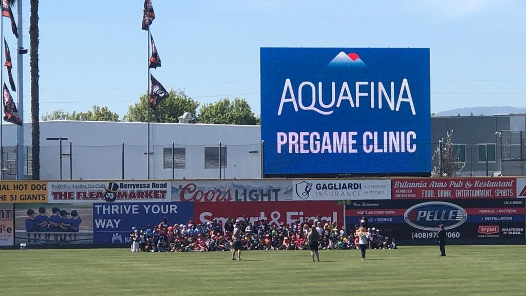 SanRamonLL's tweet photo. Thanks to all that came out to @sjgiants for the SRLL Day. Kids got on field training, we got to throw out the first pitch, and announce the Giant’s batters.  #SRLLBSBL https://t.co/cvjNQ09U7P