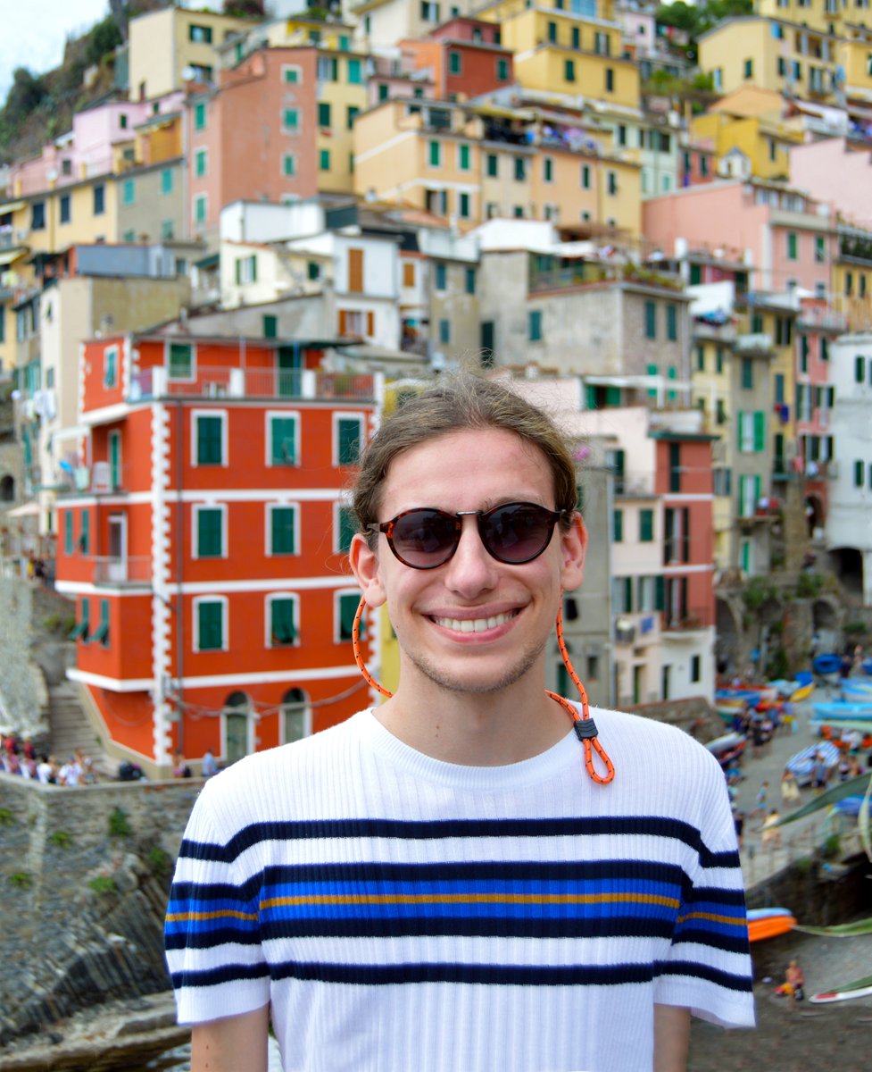 NiisYang's tweet photo. Cinque Terre https://t.co/yOVYCODFaH