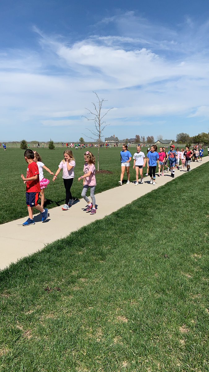 We ended this beautiful Monday with a WSE Walk for Kindness! <a href="/BVWolfSprings/">Wolf Springs Elementary</a> #kindness #kindnessmatters #alwaysbekind
