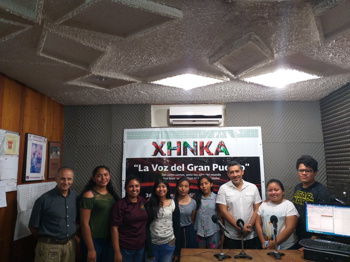 pedro_kumul's tweet photo. Equipo #Sayabkambal al terminar el  programa del sábado.
@TecCarrilloPto 
@DiegoRBricenoD 
@RADIOXHNKA https://t.co/eGPaCCzMJw
