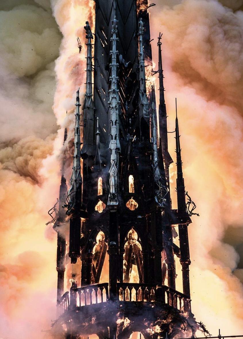 doncdesole's tweet photo. I've been parsing different news outlets and the photos of Notre Dame burning are some of the eeriest that I've ever laid eyes on. https://t.co/6TTFdJjdVD
