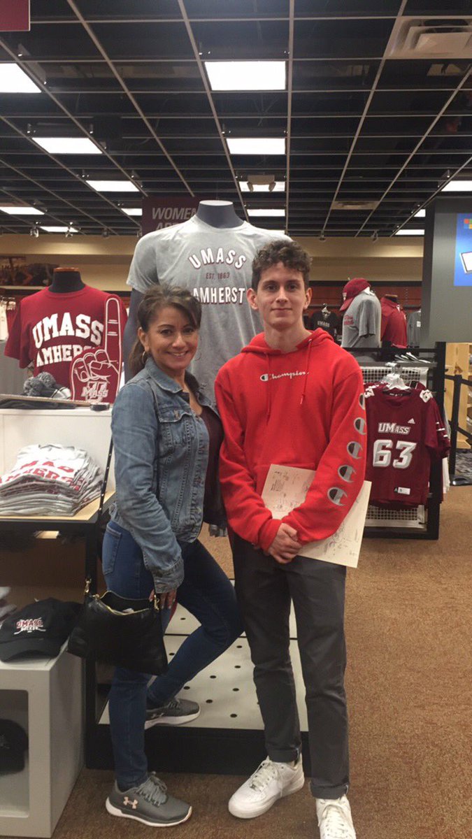 la_monicaQ's tweet image. Accepted Student day at @UMassAmherst ! Great day! #honorsprogram #Isenburg