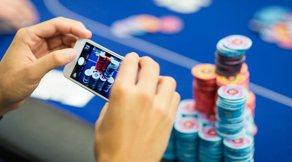 Hay 10 tickets x $5,50 para sortear entre aquellos que contesten qué latino llegará más lejos en el #SundayMillion Aniversario antes del miércoles a las 23:59 ET. No importa si aciertas o no, o si ya terminó: comenta y estás participando. 🎉 Aplican T&amp;C: psta.rs/smtc